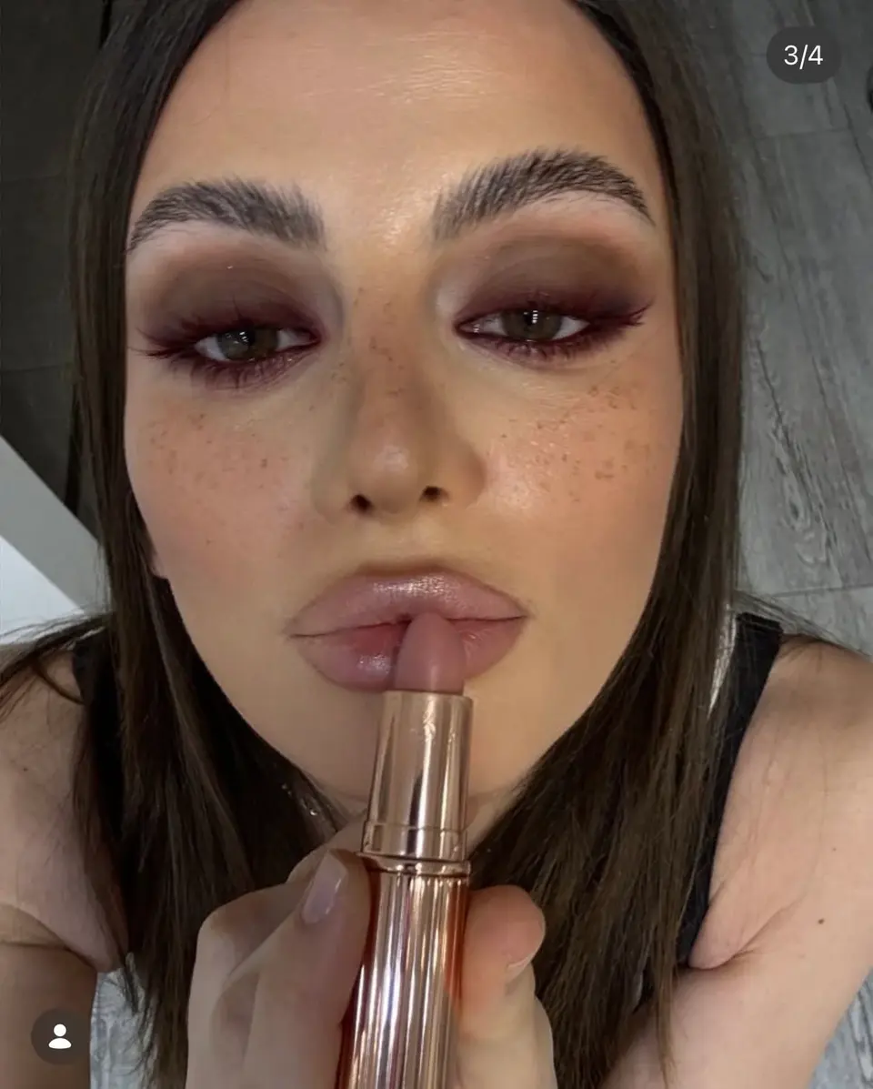 Smoky Eyes Nude Lips