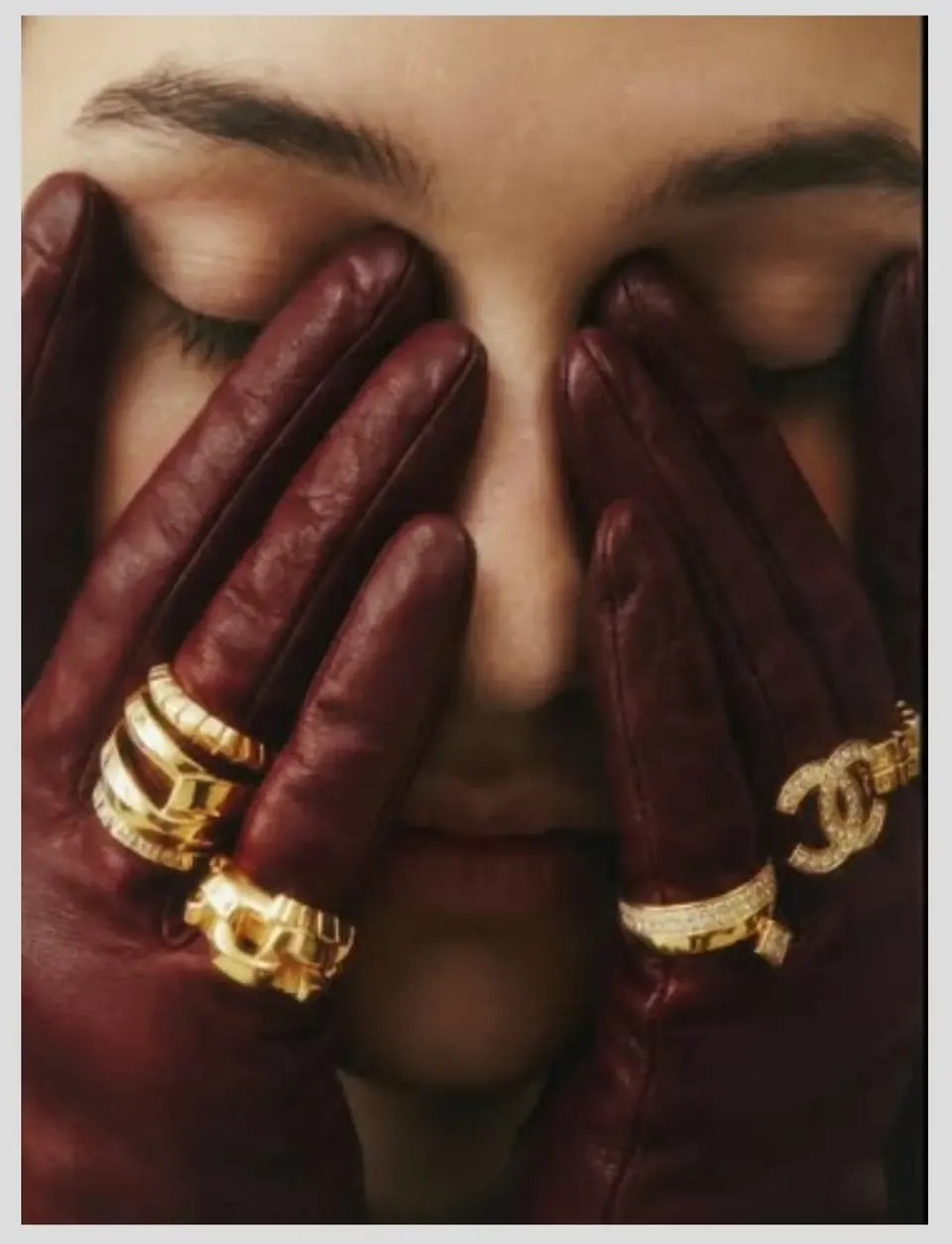 Burgundy Gloves Gold