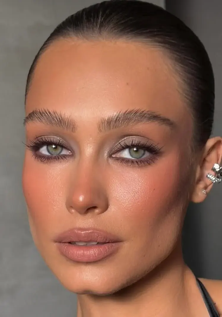 Soft Smoky Eyes